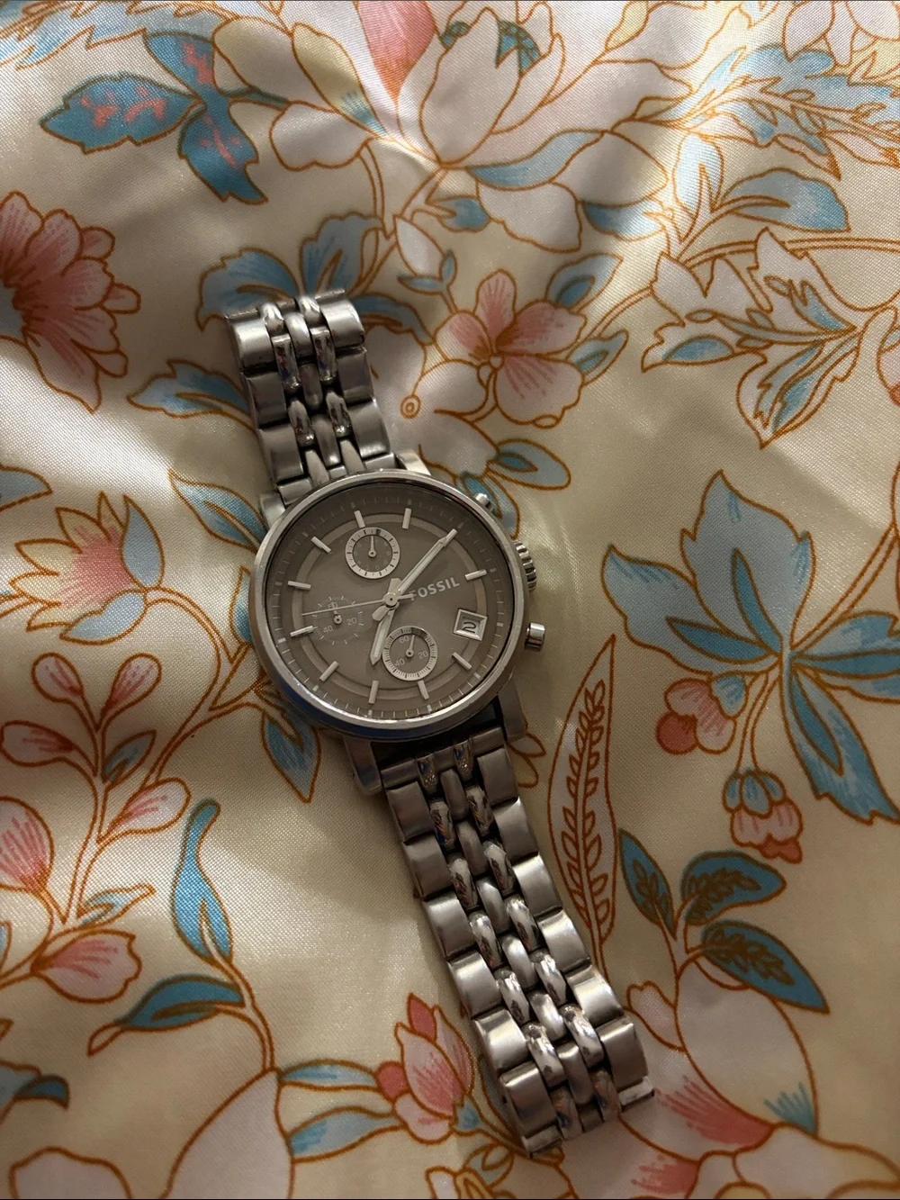Fossil Women’s Silver-Tone Chronograph Bracelet Watch